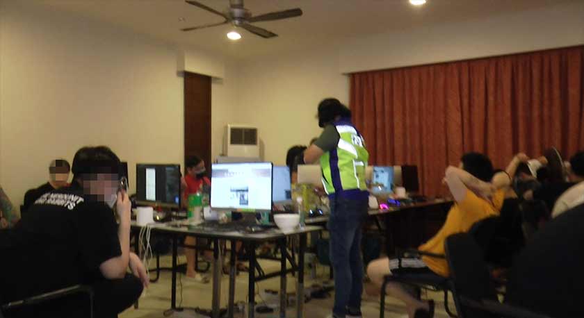 Polis berkata, sindiket itu dipercayai telah beroperasi di premis yang disewa pada kadar RM20,000 sebulan tersebut sejak tiga bulan lepas. Foto Astro AWANI