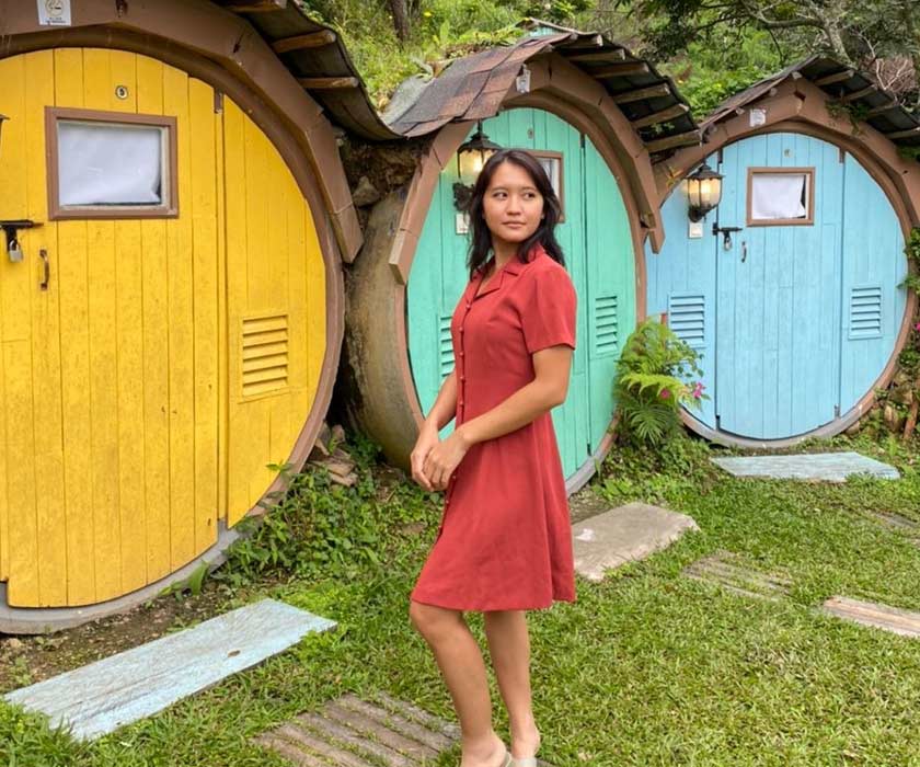 Terdapat 15 bilik di homestay bertemakan The Hobbit yang dibangunkan daripada binaan konkrit berwarna-warni. FOTO - Saraya Mia/Astro AWANI