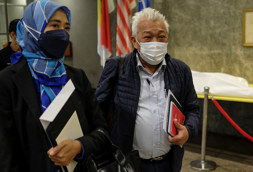 Antara Ahli MKT UMNO yang hadir mesyuarat MKT malam ini.