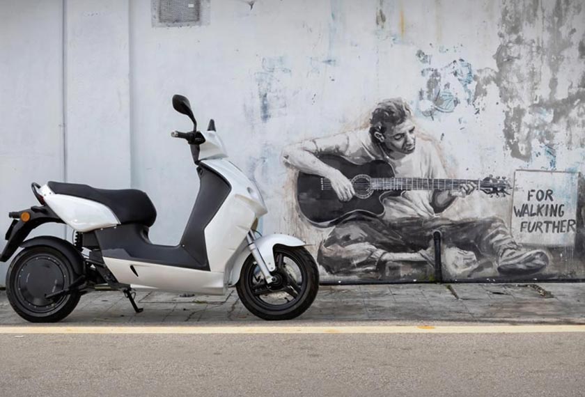 Eclimo dan NanoMalaysia Bhd (NMB) melancarkan motosikal elektrik, ES-11 dengan sistem pemantauan bateri (BMS) berstruktur nano