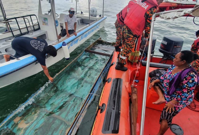 Keadaan bot yang dinaiki sembilan penumpang dipercayai dipukul ombak - JBPM Sabah