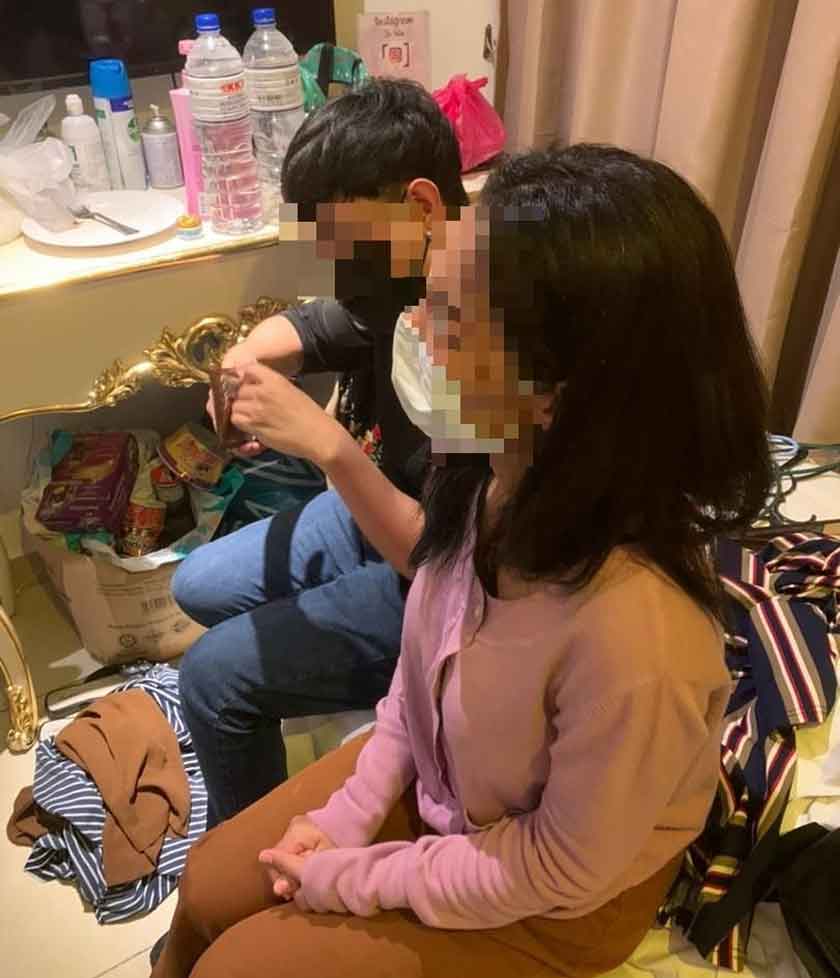 Semasa serbuan, kesemua wanita berkenaan enggan membuka pintu bilik dan membuat provokasi serta memberikan pelbagai alasan untuk melepaskan diri.- Foto Jabatan imigresen