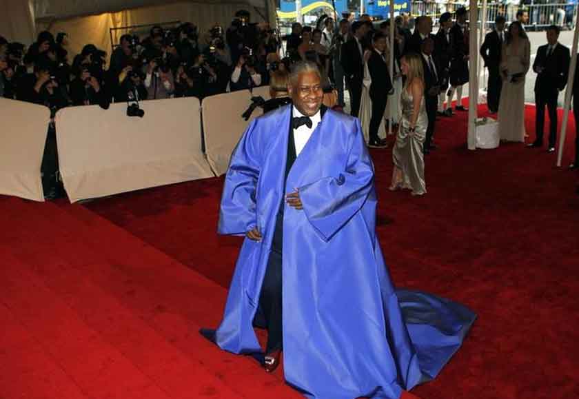 Beliau merupakan figura serta pelopor dalam dunia fesyen, sering melontarkan komen yang 'pedas' seiring penampilannya yang sering mengenakan pakaikan seperti kaftan, topi dan jubah. 