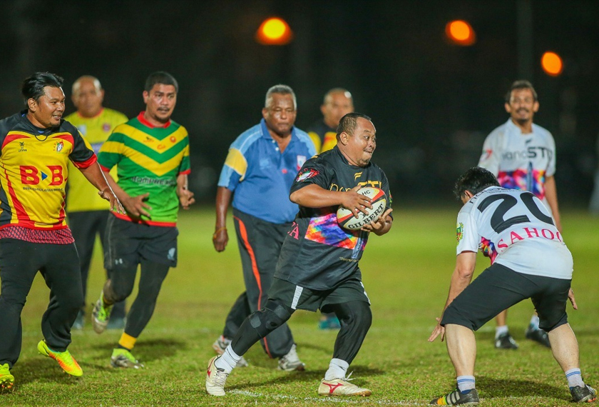Pemain yang menyertai perlawanan persahabatan ragbi alumni KSAH.