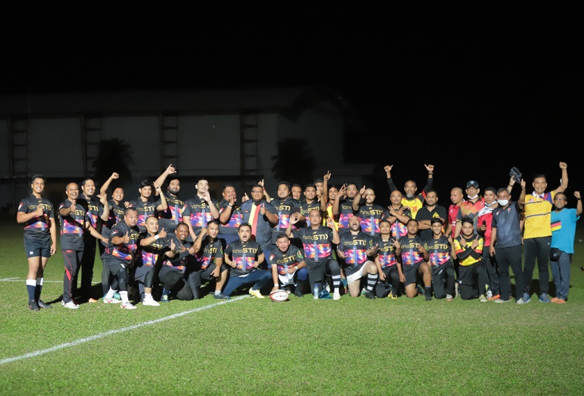 Pemain yang menyertai perlawanan persahabatan ragbi alumni KSAH.