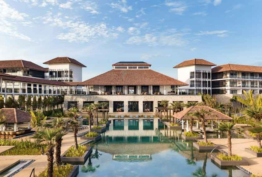 A luxurious retreat awaits at Anantara Desaru Coast Resort & Villas.