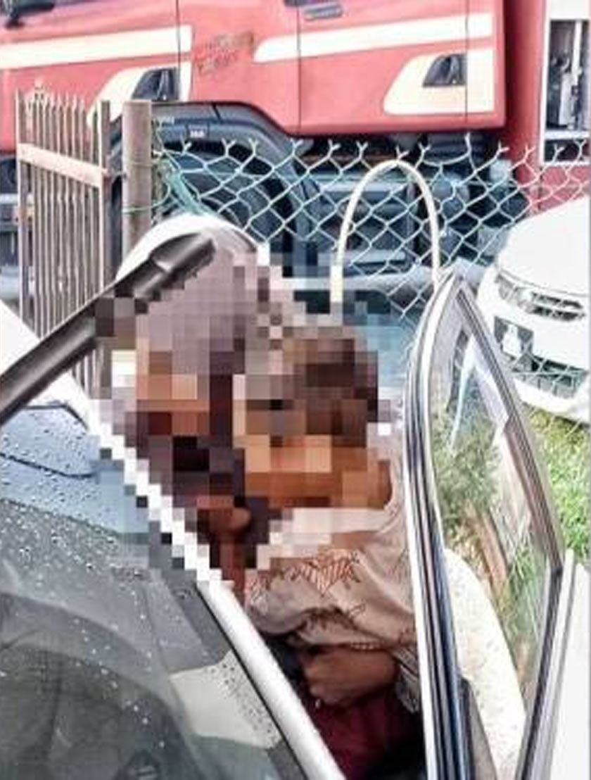 Kanak-kanak lelaki berusia dua tahun berjaya diselamatkan pihak bomba.  - Foto Sinar Harian