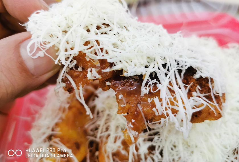 Pemilihan makanan yang kurang berkhasiat tetapi murah boleh mendorong kepada obesiti. - Gambar hiasan