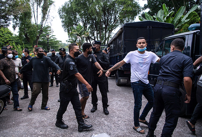 Seramai 28 lelaki dihadapkan ke Mahkamah Sesyen di sini hari ini atas pertuduhan menjadi ahli kumpulan jenayah terancang dikenali sebagai Geng 08 GST. - Foto BERNAMA