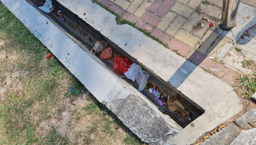 Longkang seperti kawasan pilihan utama untuk membuang sampah.