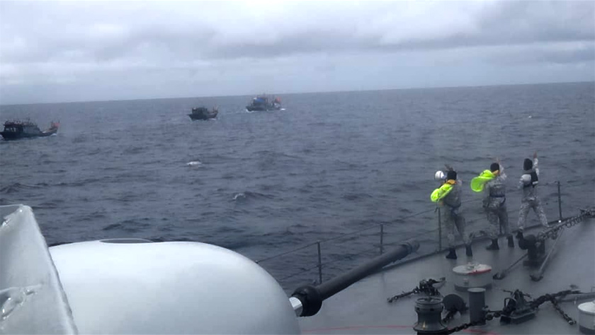 TLDM akan sentiasa memperkasa rondaan serta mempergiat kerjasama bersepadu dengan kesemua agensi maritim di perairan negara. - Foto TLDM