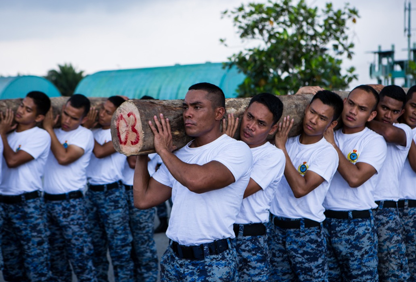 Anggota PASKAU dalam latihan mereka turut ditonjolkan dalam filem Airforce The Movie Selagi Bernyawa. Gambar: Astro AWANI