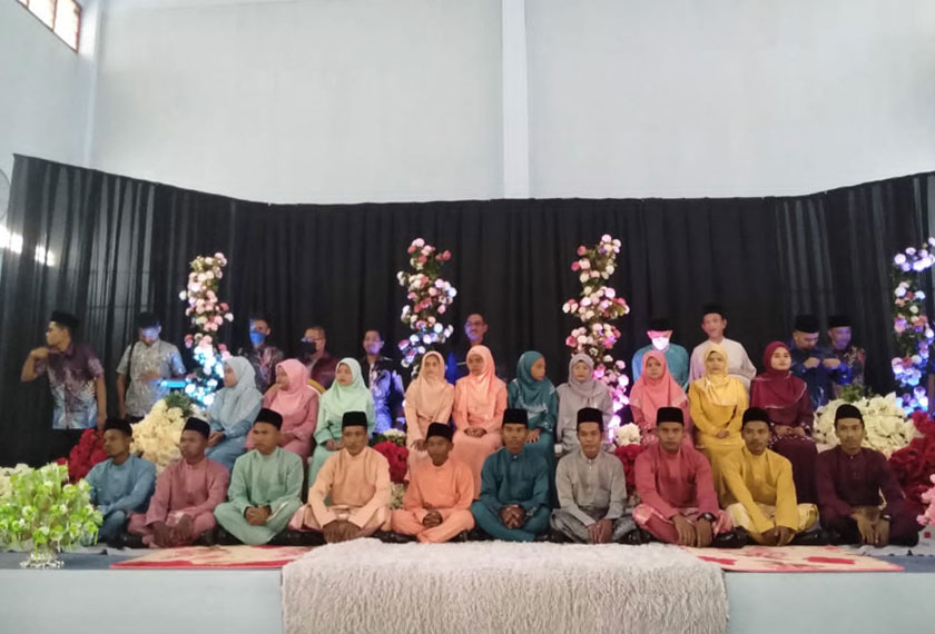 Sepuluh pasangan saudara baharu Orang Asli etnik Semai selamat bergelar raja sehari pada majlis Walimatul Urus Saudara Baharu Orang Asli anjuran Majlis Ugama Islam Pahang (Muip) di Pos Betau, Lipis.