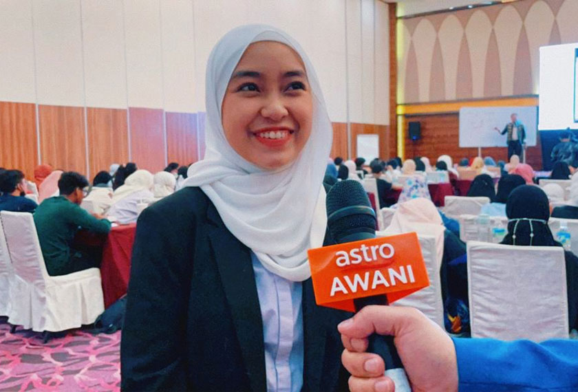 Aida Yasmeen, 19 tahun, calon Sijil Pelajaran Malaysia (SPM 2020), antara yang menerima penganugerahan sijil Alumni Aster