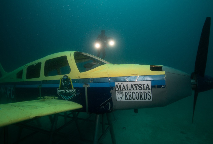 Penataan cahaya sangat penting dan memerlukan alatan yang canggih bagi membantu pengcahayaan di dasar laut - Foto/PPTD