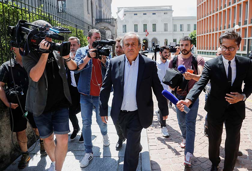 Michel Platini meninggalkan Mahkamah Jenayah Persekutuan Bellinzona (Bundesstrafgericht), 8 Jun 2022. REUTERS