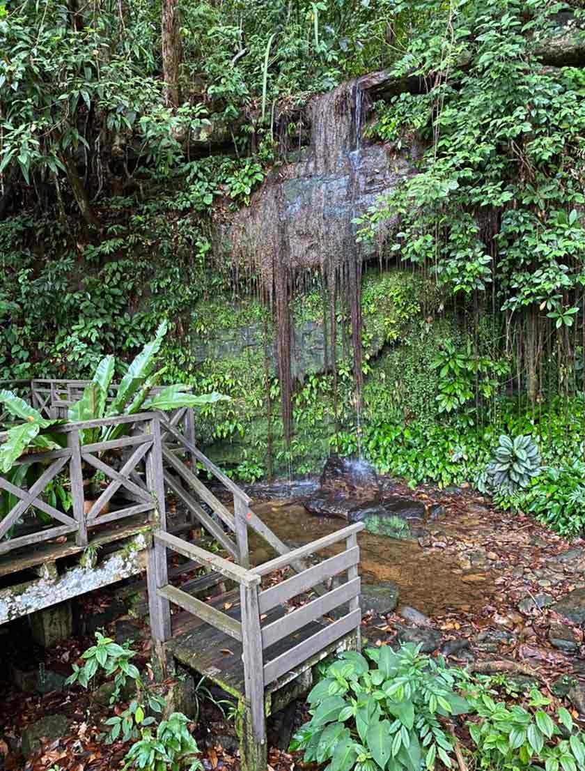 Terokai keindahan air terjun tersorok ini di Kampung Budaya Sarawak -Gambar Astro AWANI