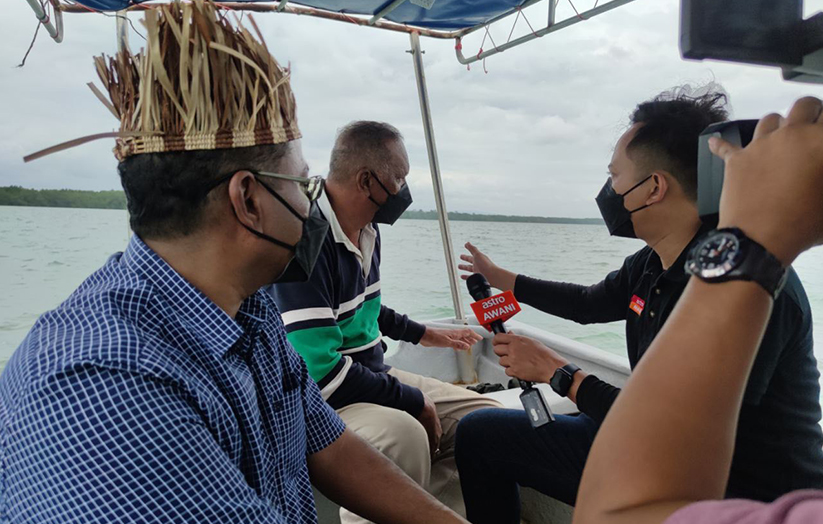 Tok Batin Laily berkata, rata-rata penduduk di situ hanyalah bergantung kepada hasil tangkapan laut, menyebabkan mereka tidak mempunyai pendapatan yang tinggi.