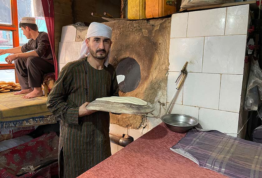 Shafiqullah berkata, perniagaannya terjejas teruk sejak Taliban mengambil alih kerajaan pada Ogos tahun lepas. --fotoBERNAMA