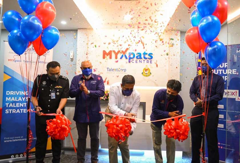 Perasmian pejabat baharu TalentCorp dan MYXpats di Bayan Baru, Pulau Pinang. - Foto ihsan TalentCorp