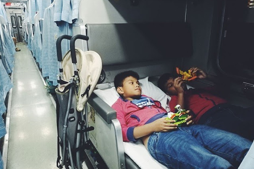 Di dalam 'sleeper train' dari Hua Hin menuju ke Padang Besar.