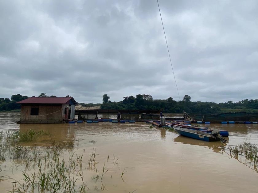 Sangkar ikan Patin Azha Abdul Malek tersadai dan tidak digunakan lagi