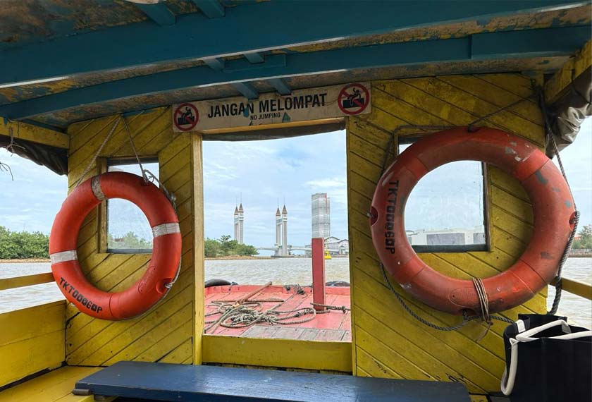 Ruang dalaman bot penambang yang mengekalkan unsur klasik sama seperti zaman dahulu kala -Foto/AstroAWANI/HafiziRosli