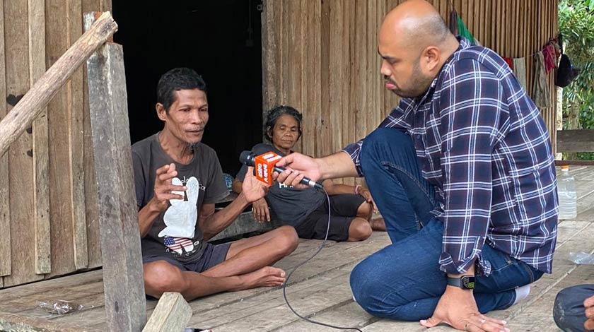 Akau Mintos, 60, mengharapkan agar boleh dibina pencawang telekomunikasi di kampung berkenaan. Gambar: Astro AWANI