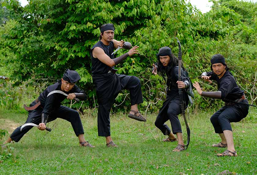 Filem Mat Kilau dibintangi Datuk Adi Putra dan barisan pelakon hebat menjadikan filem itu memberi kesan kepada penonton. Gambar: Astro AWANI