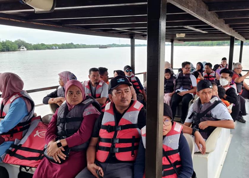 Pengunjung telah kemabli memeriahkan sektor pelancongan di Muar.