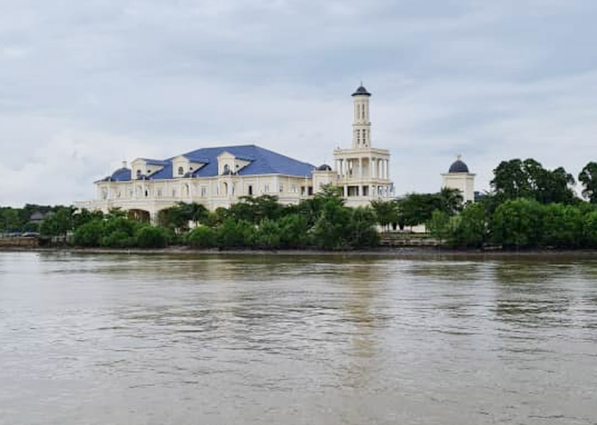 Masjid Jamek Sultan Ibrahim Muar antara kawasan yang bakal dilalui.