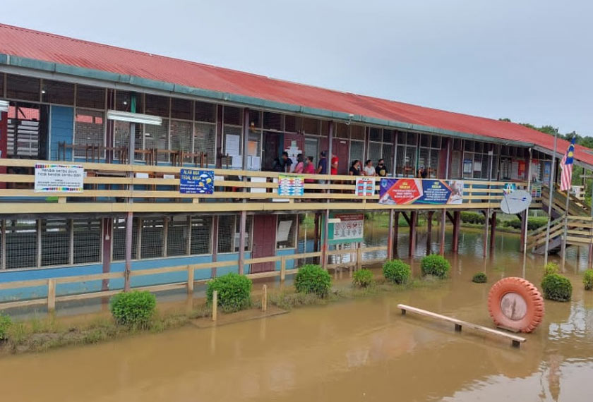 Keadaan di Pusat Mengundi Sekolah Kebangsaan Long Bemang - Foto JBPM Sarawak