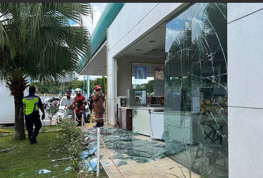 Letupan tabung NGV itu turut mengakibatkan sebuah teksi yang berada di stesen minyak, bangunan stesen minyak dan sebuah hostel pasar raya berhampiran stesen minyak turut terkesan dan rosak. - Foto JBPM