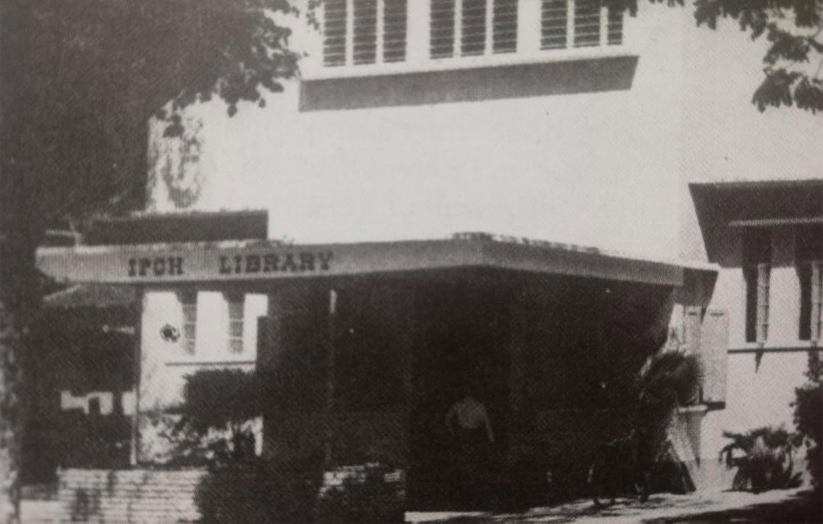 Pihak Berkuasa Tempatan Pertama menguruskan perpustakaan awam di Malaya pada tahun 1962.