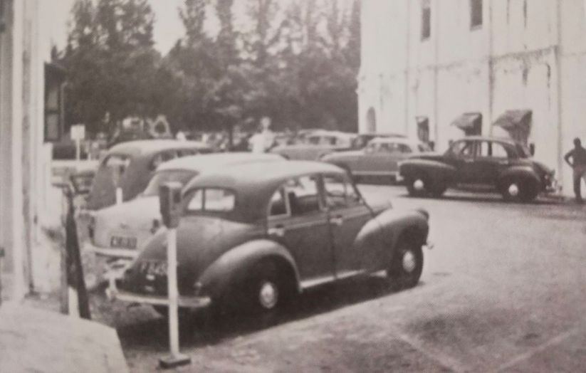 Pemasangan Meter Letak Kereta Pertama di Jalan Sheikh Adam pada tahun 1961.