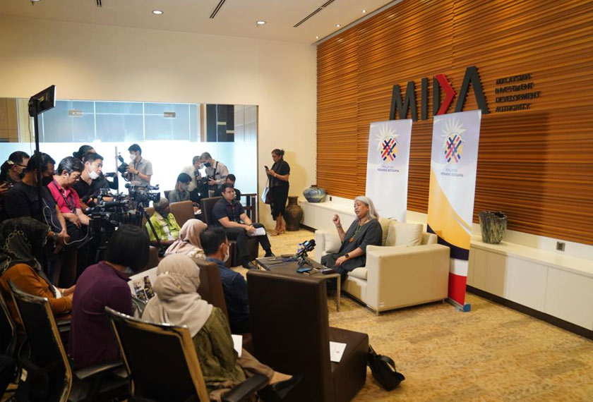 Dr Hartini menjawab soalan daripada media ketika temu bual khas bersama media di Kuala Lumpur pada Ahad.