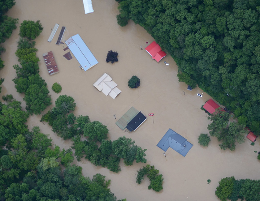 Untuk rekod, banjir buruk yang melanda Kentucky Julai lepas mengorbankan 37 nyawa dengan kerosakan infrastruktur yang begitu buruk. -Foto: Reuters