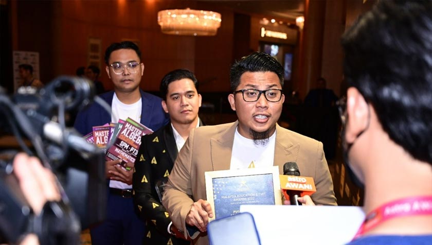 Penerbitan buku Master Your Algebra dapat menyelesaikan masalah silibus yang susah dan memudahkan pengajaran guru-guru di seluruh Malaysia.