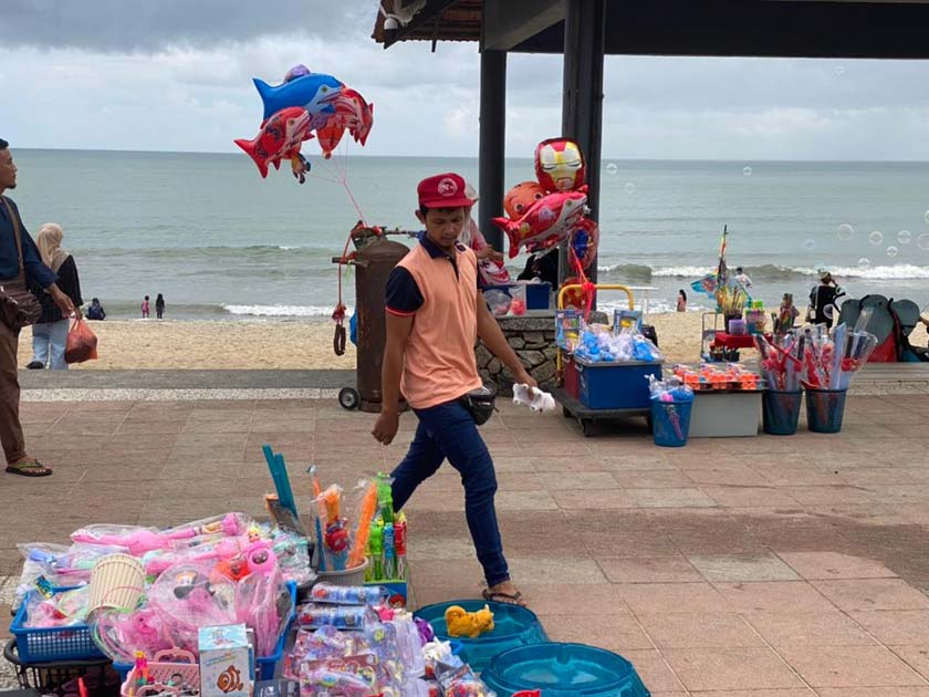 Kegiatan ekonomi di sini menjadi punca rezeki buat penduduk setempat. Gambar: Astro AWANI