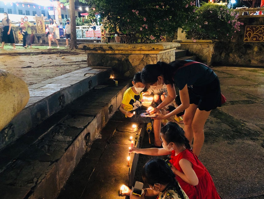 Perayaan Kuih Bulan disambut pada hari ke-15 bulan ke-8 kalendar Cina iaitu pada akhir Ogos hingga akhir bulan September. - Astro AWANI