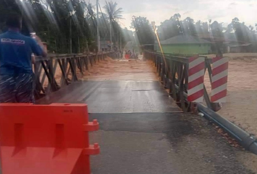 Baling sekali lagi dilanda banjir kilat selepas hujan tanpa henti lebih dua jam melanda daerah itu pada petang Selasa. - Foto Astro AWANI