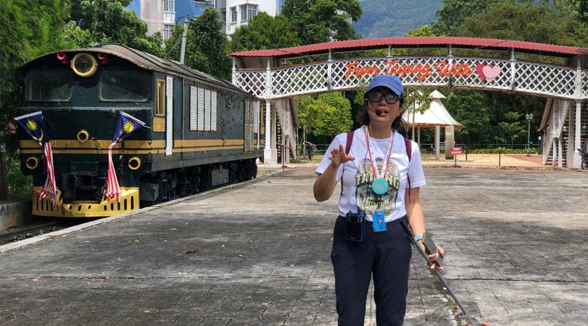 Erina Loo menunjukkan antara lokasi bersejarah sempena prapelancaran festival. - Astro AWANI