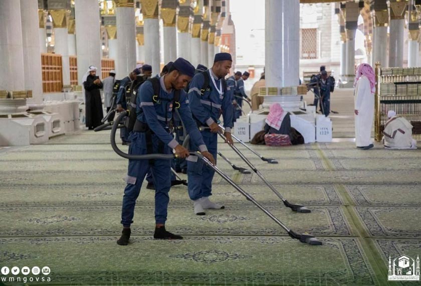 Kerja-kerja pembersihan kerap dilakukan untuk memastikan keselesaan jemaah.