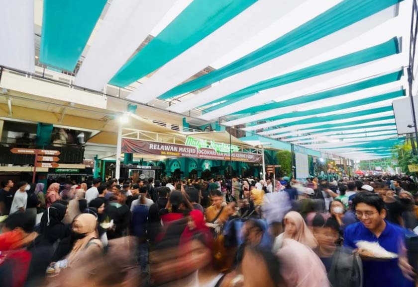 Suasana menjelang waktu berbuka puasa di sekitar Masjid Jogokariyan, Kauman, Yogyakarta. - Foto: Instagram @MasjidJogokariyan