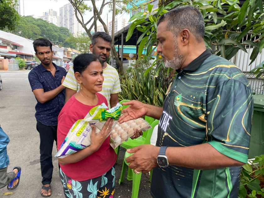 Sejak kecil, jelas Datuk Jawahar Ali, ayahnya sentiasa menyalurkan sumbangan kepada golongan memerlukan. - Gambar Astro AWANI