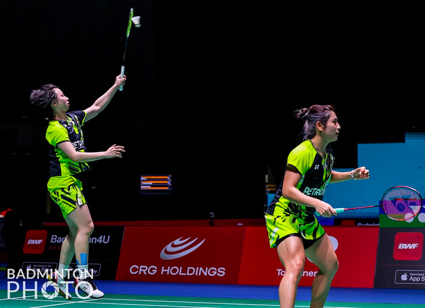 Anna Cheong Ching Yik-Teoh Mei Xing ketika beraksi menentang Annie Xu-Kerry Xu pada Kejohanan Badminton Dunia di Copenhagen, Denmark, pada Selasa. - Facebook BAM