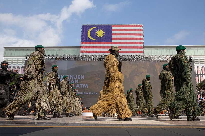 Kontinjen ATM merupakan kontinjen terbesar dalam perbarisan dan perarakan Hari Kebangsaan 2023. - Gambar Astro AWANI/ SHAHIR OMAR