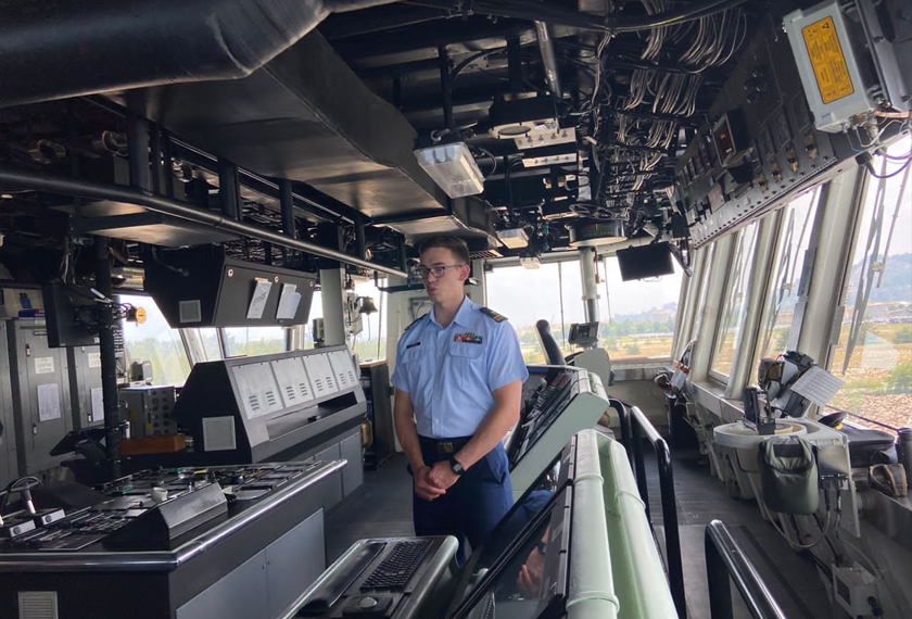 Munro berkhidmat secara aktif pada 1 April 2017