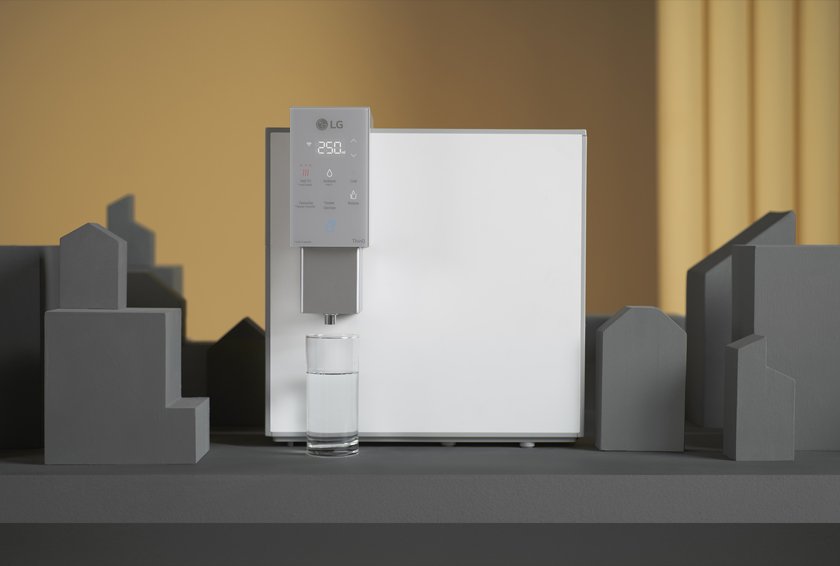 Ia boleh dipasang secara menegak atau melintang, dengan tap bergerak automatik untuk menyesuaikan penyaluran air ke bekas isian berketinggian pelbagai.