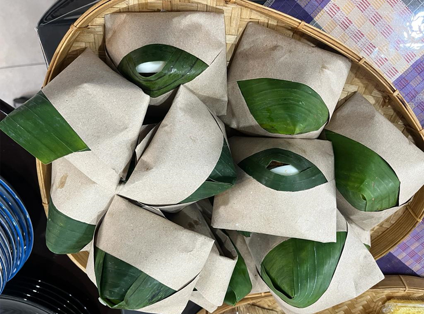 Nasi Lemak asli Malaysia habis dicuba pelajar dan tetamu warga asing di Jerman dalam acara Malam Antarabangsa di Offenburg, baru-baru ini. - Gambar Astro AWANI